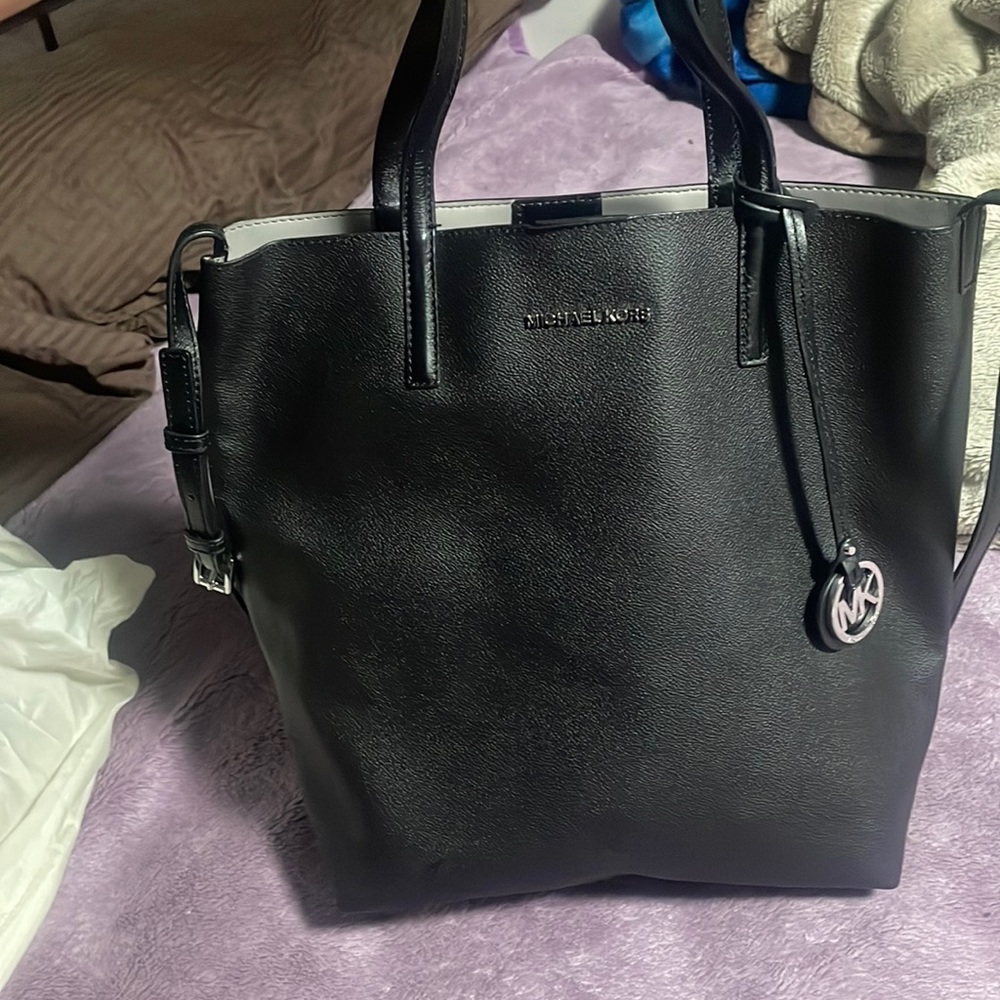 MK tote
